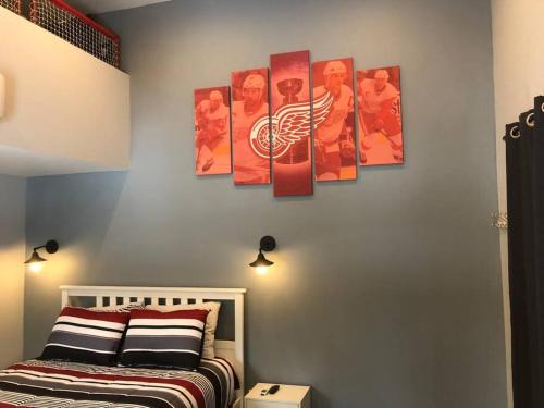 Beulah Apartamento | Hockey Themed Room with Wooded Trails