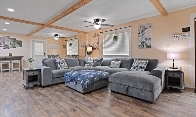 Lancaster Casa | Hocking Hills- Great Fall Rates-No Pet Fee