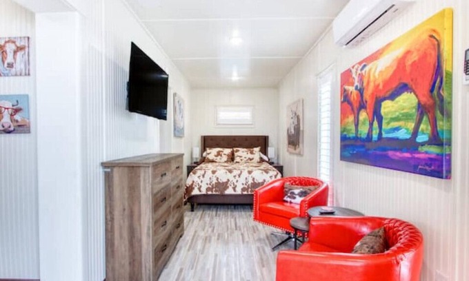 Gainesville Casa | Hockley Creek Colorful Home #4