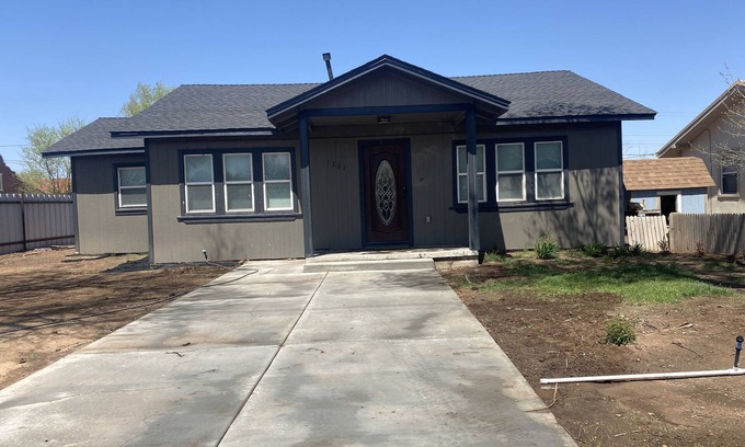Amarillo Casa | HodgeTown Stay
