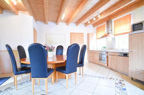 Niederberndorf Casa | Hof Köhne - Doppelhaus - Wohnung Dreifachhexe