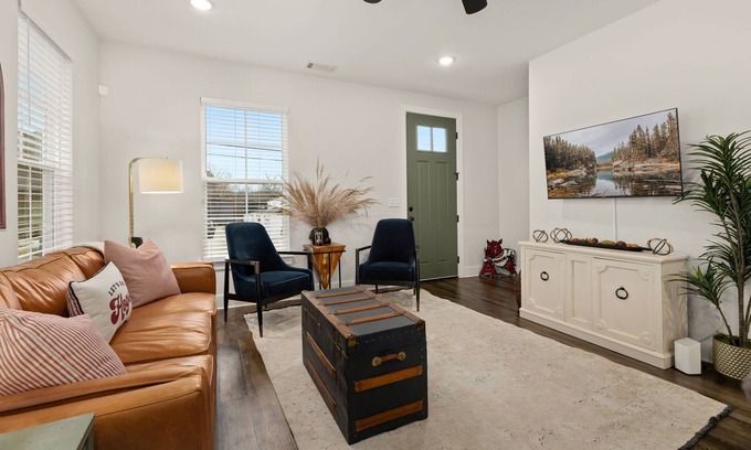 Fayetteville Casa | Hog Haven - 2 mi to UofA 1 mile to Downtown