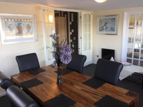 Sheerness Casa | Hogwarts Bed and Continental Breakfast