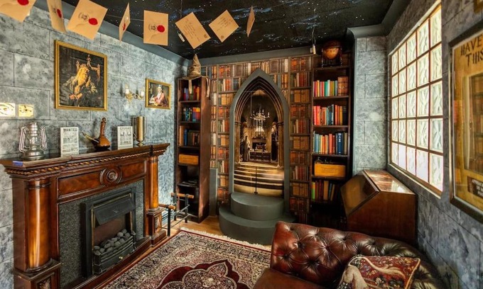 Watford Casa | Hogwarts Hideaway Themed Property