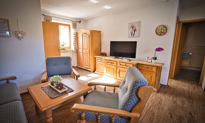 Unterschonau Apartamento | Hoher Göll, para 2 personas, 46 m² con sala de estar, dormitorio adicional y terraza.