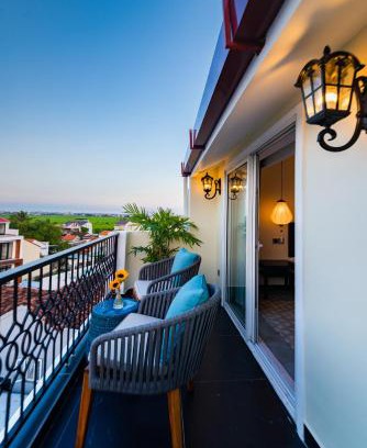 Hoi An City Centre Hotel | Hoi An Merrily De Art Hotel