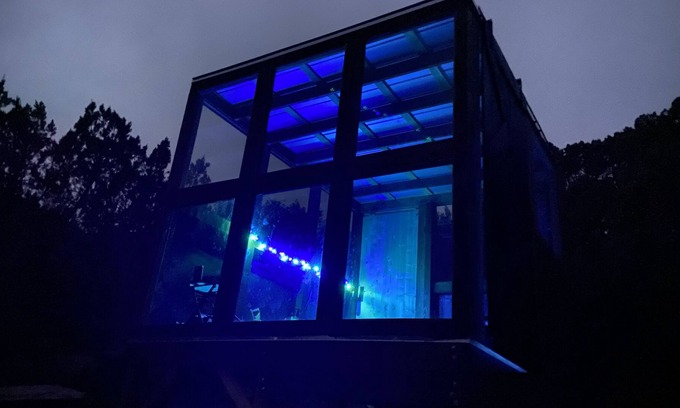 Oatmeal Cabina | HOKU HAÜS is a 100% off grid glamping experience. A star gazers paradise! Unwind