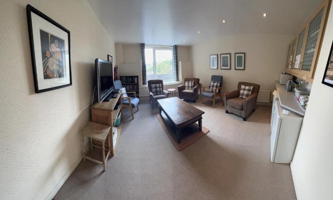 Central Aberdeen Casa | Holburn Guesthouse