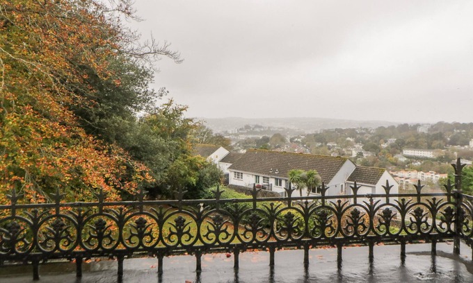 Torquay Cabaña | Holcombe House