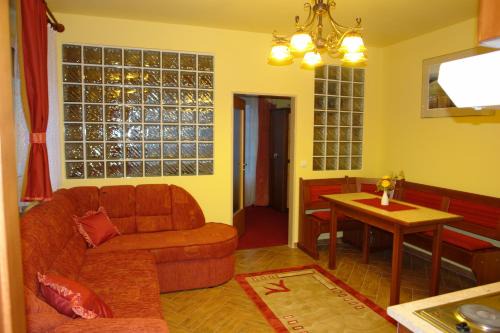 Sarvar Apartamento | HoldLux Apartman