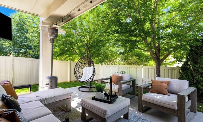 Northwest Boise City Casa | Hole in One Place w/ Jacuzzi, Ping Pong and Darts
