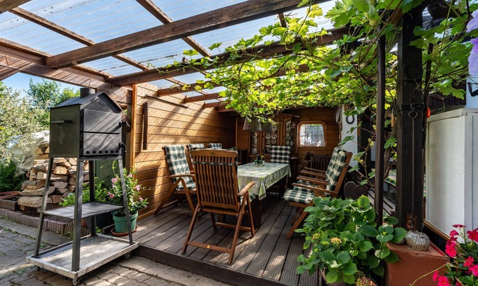 Neustadt-Geinsheim Apartamento | Apartamento vacacional 'Gästehaus Gross' con terraza privada, jardín privado y wifi