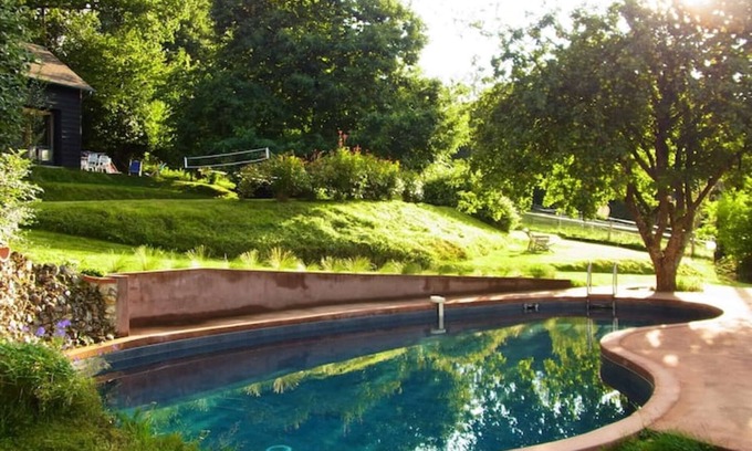 Saint-Pierre-de-Cormeilles Casa | Casa de vacaciones 'Maison, Piscine, Proche Deauville' con piscina privada y terraza compartida