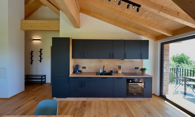 Wolpadingen Apartamento | Apartamento vacacional 'Schwalbennest' con vistas a la montaña, balcón y Wi-Fi
