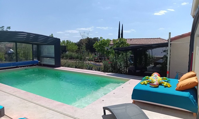 Orthoux-Serignac-Quilhan Casa | Holiday Home 'Loumarede' with Private Terrace, Wi-Fi and Air Conditioning