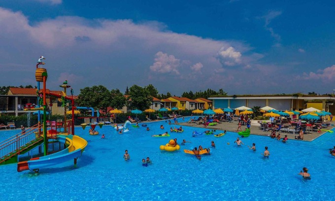 Cavalcaselle Apartamento | Holiday apartment with pool and sun loungers