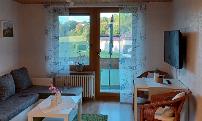 Leibertingen Apartamento | Alojamiento vacacional 'Lukas' con terraza y jardín compartidos y Wi-Fi