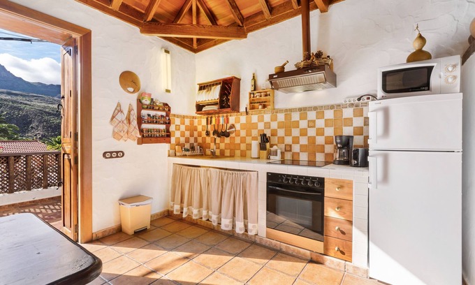 La Sorrueda Casa | Alojamiento de vacaciones "La Escuela" con Wi-Fi