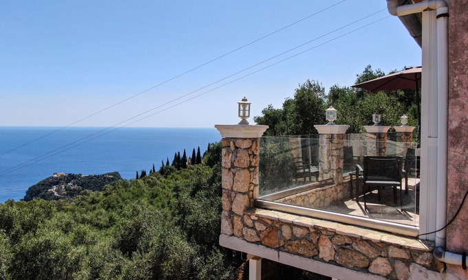 Lakones Casa | Casa de vacaciones 'Captain Spiros House' con vistas a la montaña y Wi-Fi