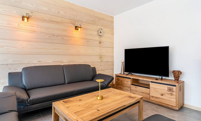 Zell am Harmersbach Apartamento | Apartamento 'Im Rosengarten 2' con vistas a la montaña, terraza privada y Wi-Fi