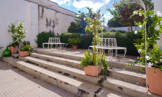San Donato di Lecce Apartamento | Apartamento vacacional 2 - Palazzo Costantini con balcón, jardín compartido y Wi-Fi