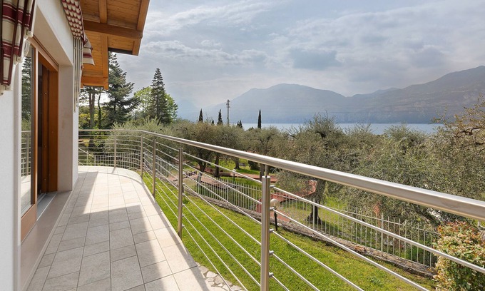 Magugnago Apartamento | Apartamento vacacional "Casa-Lago Suite" con vistas al lago, piscina compartida y Wi-Fi