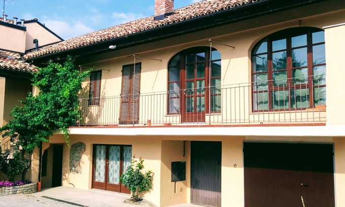 Serralunga d'Alba Apartamento | apartamentos de vacaciones en Serralunga d'Alba con piscina panorámica