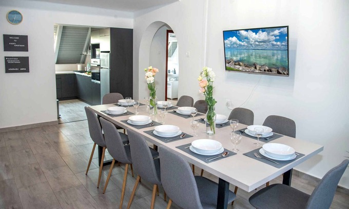 Balatonkeresztur Apartamento | Apartamento vacacional con aire acondicionado y wifi