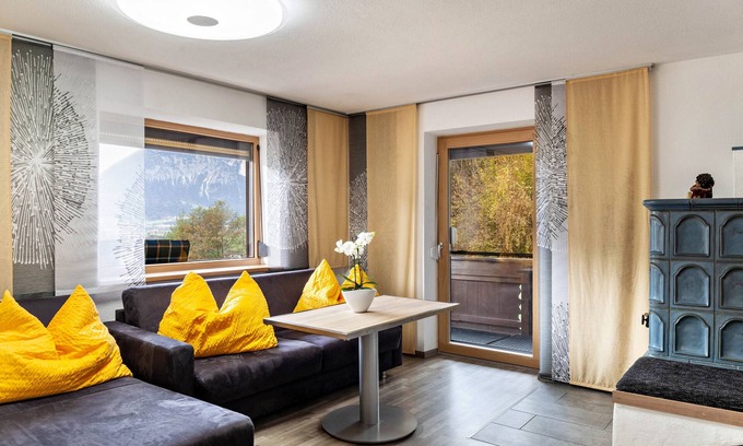 Bruck am Ziller Apartamento | Apartamento vacacional "Spieljoch" con jardín compartido y Wi-Fi