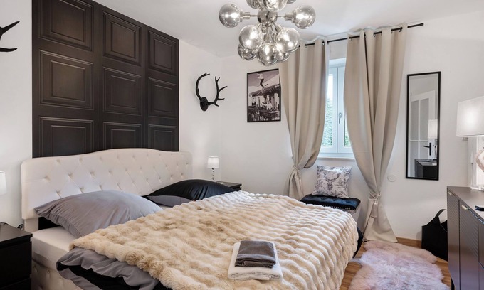 Gmain Apartamento | Apartamento 'Unten' con vistas a la montaña, terraza privada y Wi-Fi