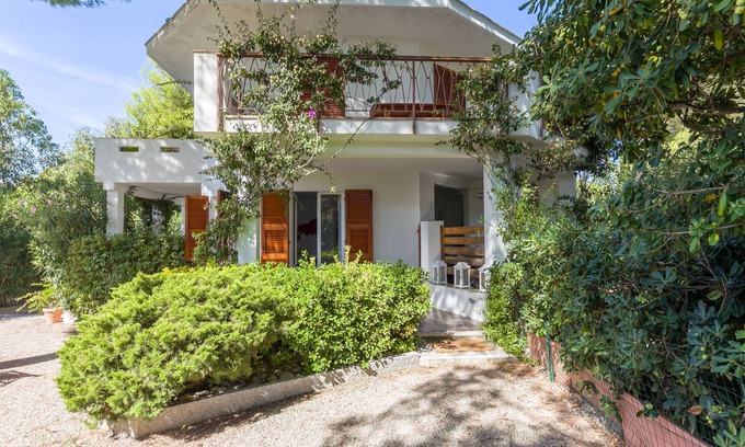 Marina di Campo Apartamento | Apartamento vacacional "Montecristo 1" con terraza y cerca del mar