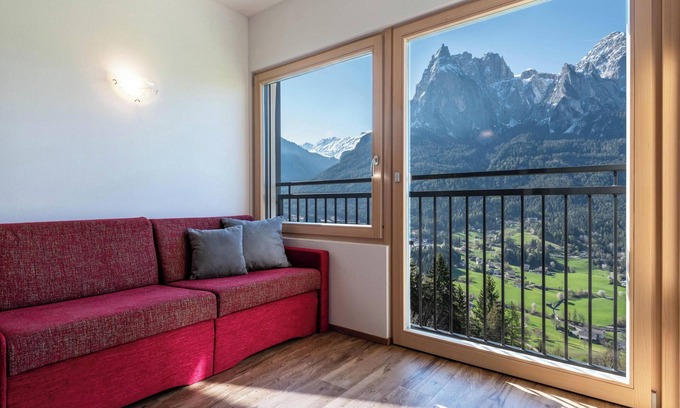 Castelrotto Apartamento | Apartamento vacacional 'Thusnelda A' con vistas a la montaña, balcón y Wi-Fi