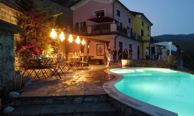 Casarza Ligure Apartamento | Apartamento vacacional "Villa Lice - Sciacchetrà" con vistas a la montaña, jardín compartido y Wi-Fi