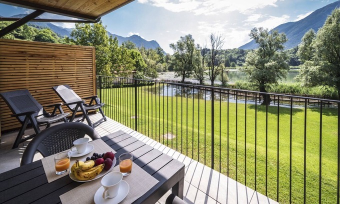 Carlazzo Apartamento | Apartamento vacacional "2" con vistas al lago, piscina compartida y jardín compartido