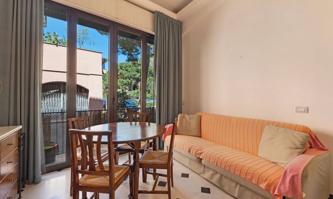 Varigotti Apartamento | Apartamento vacacional '5 Mehari' con balcón, aire acondicionado y Wi-Fi