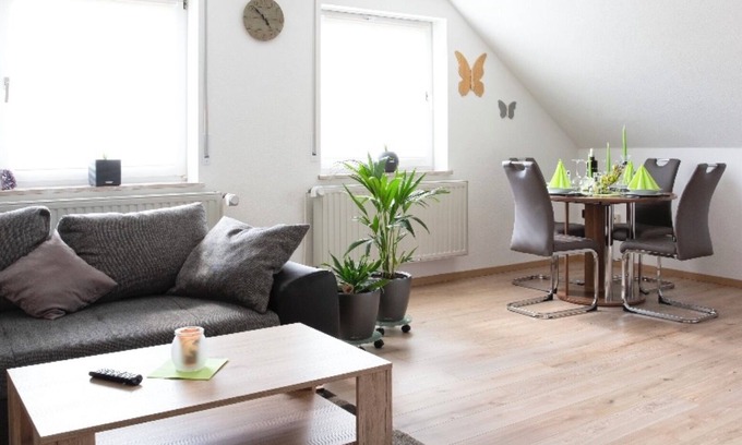 Marktbergel Apartamento | Apartamento vacacional 'Am Palmengarten' con balcón y wifi