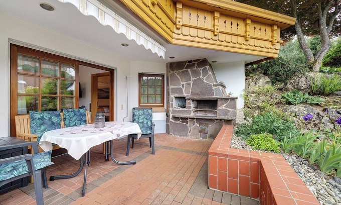 Gemarkung Laufen an der Eyach Apartamento | Apartamento 'Am Steinbach' con vistas a la montaña, terraza privada y Wi-Fi