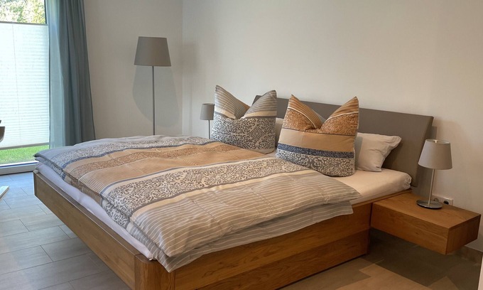 Radeberg Apartamento | Apartamento vacacional "Am Wall" con terraza privada y Wi-Fi