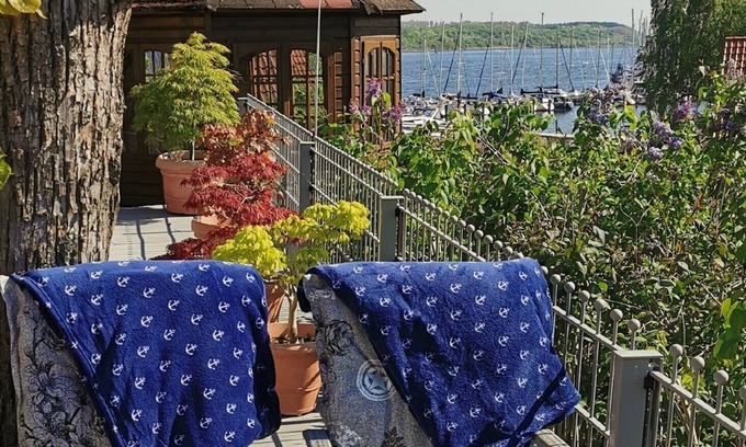 Schlutup Apartamento | Apartamento vacacional 'Ankerplatz en Lübeck' con terraza privada y wifi