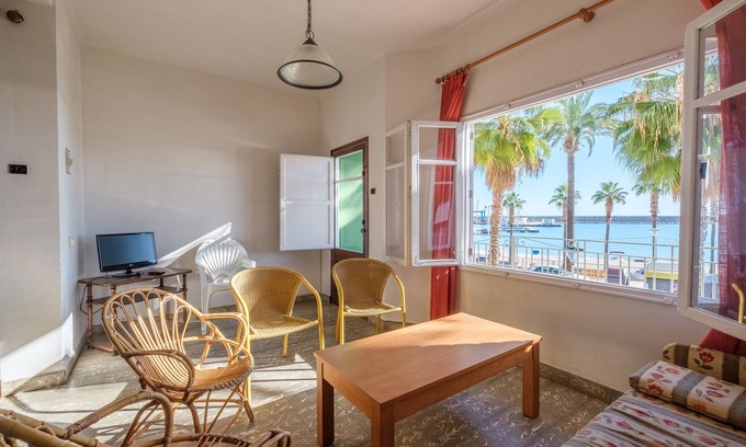 Benicarlo Apartamento | 'Apartamento las Palmeras 1' cerca de la playa con terraza