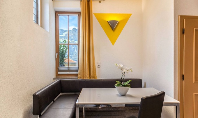 Bruck am Ziller Apartamento | Apartamento vacacional "Apart Zillertal 70m2" con vistas a la montaña, terraza y Wi-Fi