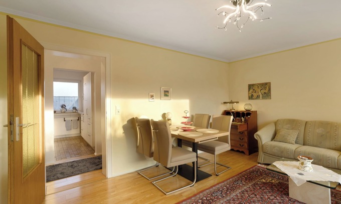 Arnsberg Apartamento | Apartamento vacacional 'Auszeit' con terraza privada, jardín comunitario y Wi-Fi