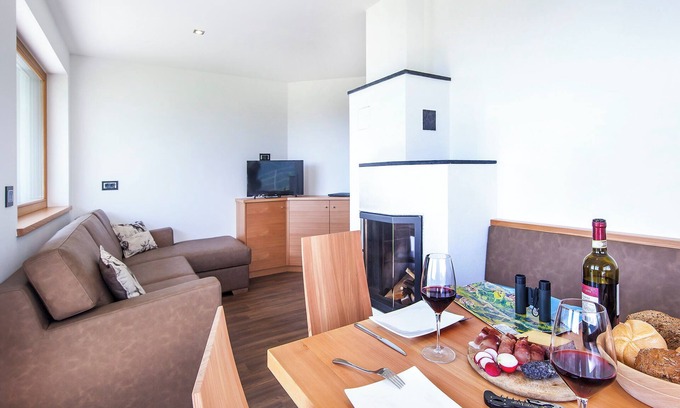 Laion Apartamento | Apartamento vacacional 'Avea App 1-2 Personas' con vistas a la montaña y jardín