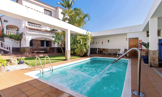 Valsequillo de Gran Canaria Apartamento | Apartamento de vacaciones 'Bonita Casa Para El Relax' con vistas a la montaña, piscina y Wi-Fi