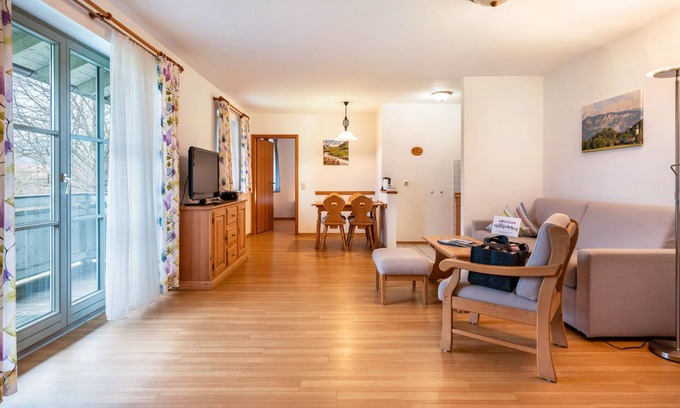 Oberaudorf Apartamento | Apartamento 'Brünnstein-Zimmer 11' con vistas a la montaña, jardín compartido y Wi-Fi