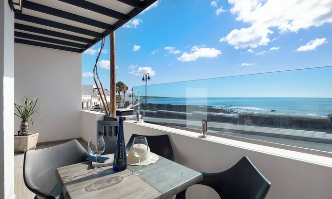 Arrieta Apartamento | Apartamento vacacional "Callao Beach 1" con vistas al mar, terraza y Wi-Fi
