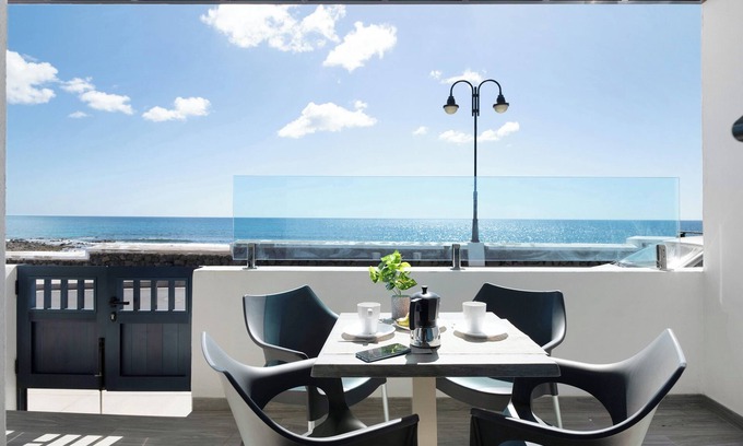 Arrieta Apartamento | Apartamento vacacional "Callao Beach 2" con vistas al mar, terraza y Wi-Fi