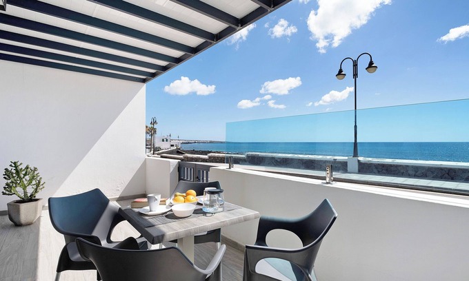 Arrieta Apartamento | Apartamento vacacional "Callao Beach 3" con vistas al mar, terraza y Wi-Fi