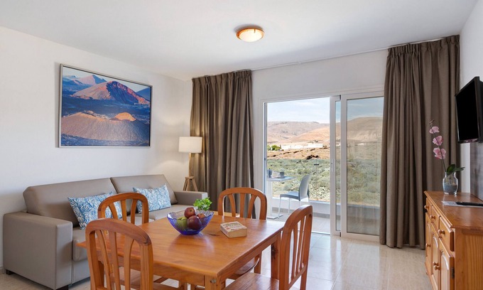 Arrieta Apartamento | Apartamento vacacional "Callao Beach 9" con vistas a la montaña y Wi-Fi