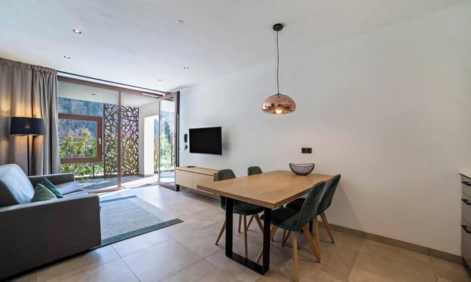 Saltusio Apartamento | Apartamento vacacional "Camping Passeier Bergliebe" con vistas a la montaña, piscina, sauna y Wi-Fi